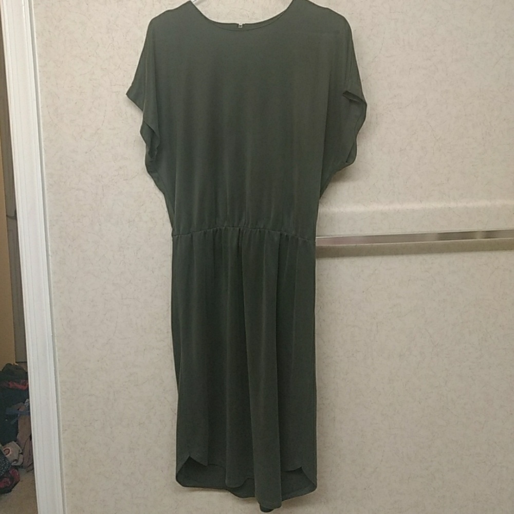 Blousy olive green casual dress